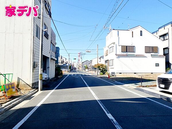 前面道路：北側約6ｍ幅