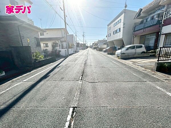 前面道路：東側公道8ｍ幅