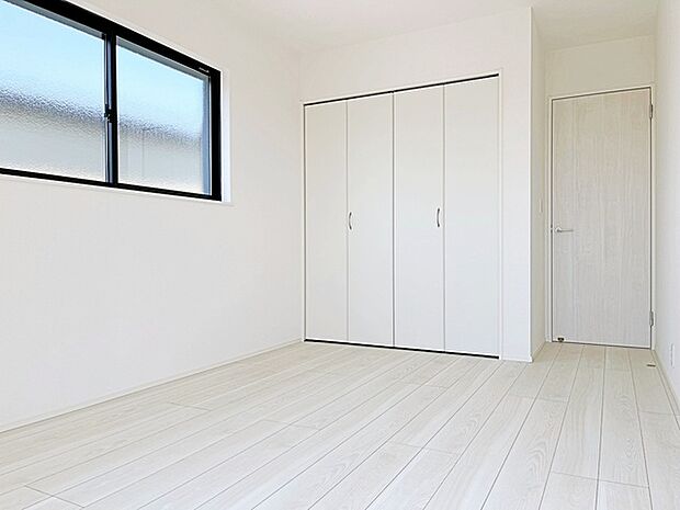 【施工例】全居室にしっかりとした大きさのクローゼットを完備し、収納スペースも十分です。