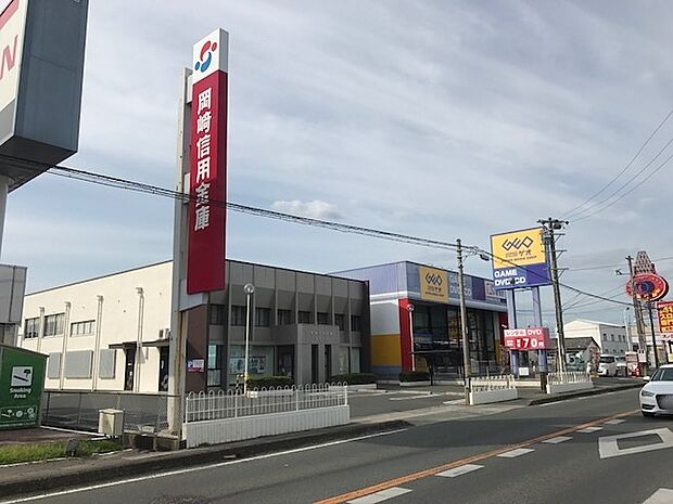 岡崎信用金庫　高師支店（440m）