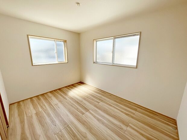 【施工例】二面採光のため明るく風通し良好!全居室ペアガラスで断熱性・遮熱性があり結露が激減!