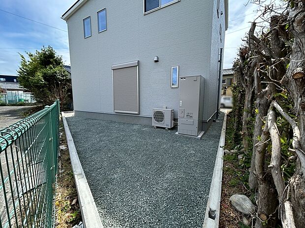 ハーブやお花を植えてガーデニングしたり、楽しみ方は自由自在!