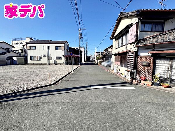 前面道路：北側約6ｍ幅