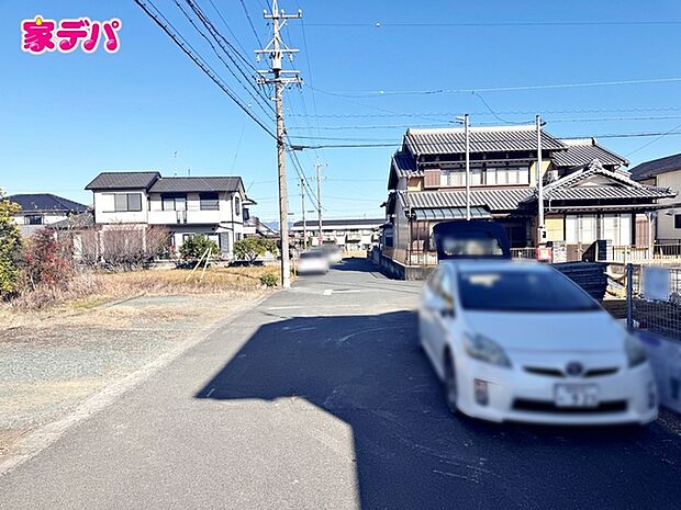 前面道路：北西側約6ｍ幅