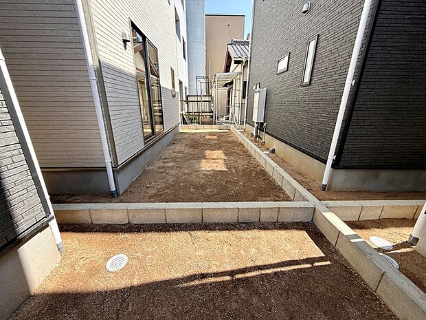 ハーブやお花を植えてガーデニングしたり、楽しみ方は自由自在!