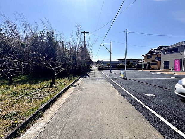 前面道路：東側約4ｍ幅