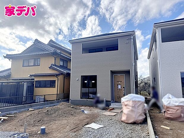 住宅ローンにご不安のあるお客様も、まずはお気軽にご相談下さい。お客様に最適な資金計画と金融機関をご案内いたします。