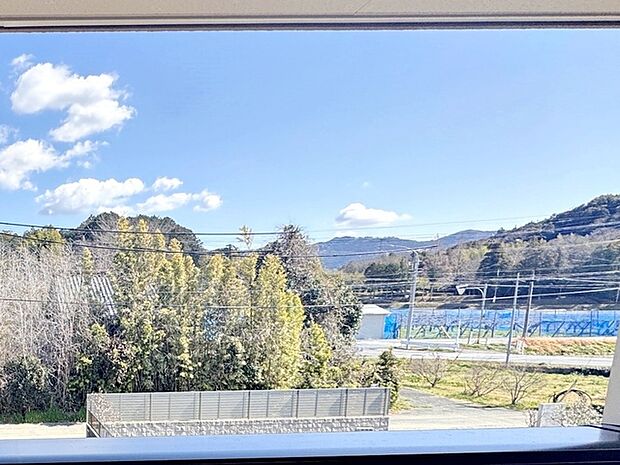 つい深呼吸をしたくなる気持ちの良い眺望はこのお部屋の自慢です!