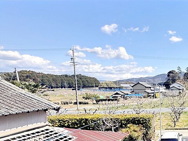 つい深呼吸をしたくなる気持ちの良い眺望はこのお部屋の自慢です！  