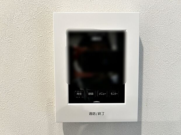留守中の来訪者画像をモニター親機に自動で録画・保存できる録画機能を内蔵。  