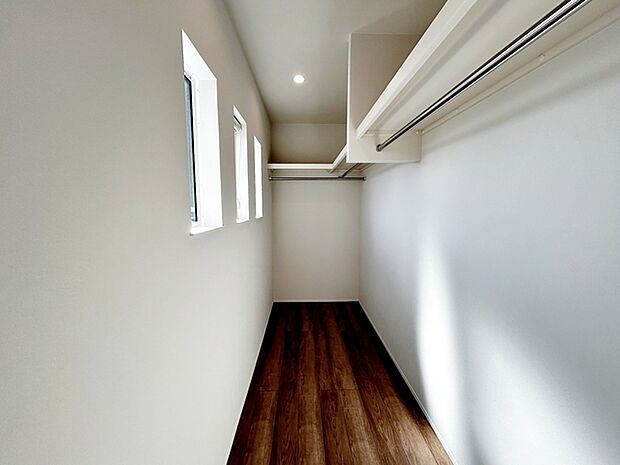 【WIC】 WICは洋服、帽子、バッグなど全て収納可能!お部屋がスッキリ整理整頓できます!