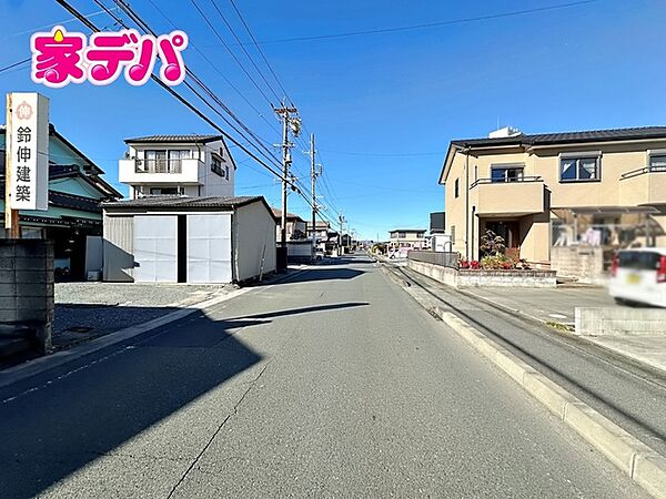 前面道路：北東側約9ｍ幅