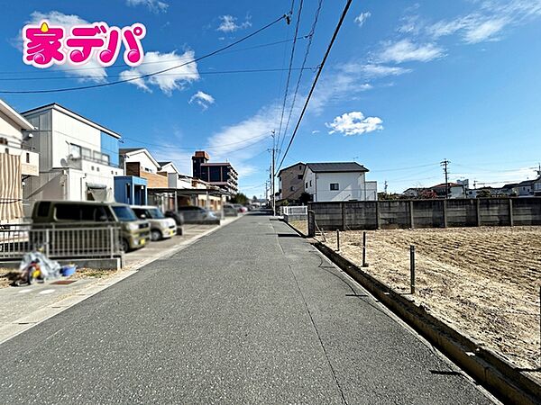 前面道路：北側約6.1ｍ幅