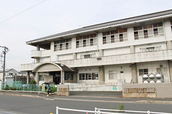 汐田小学校（1180m）