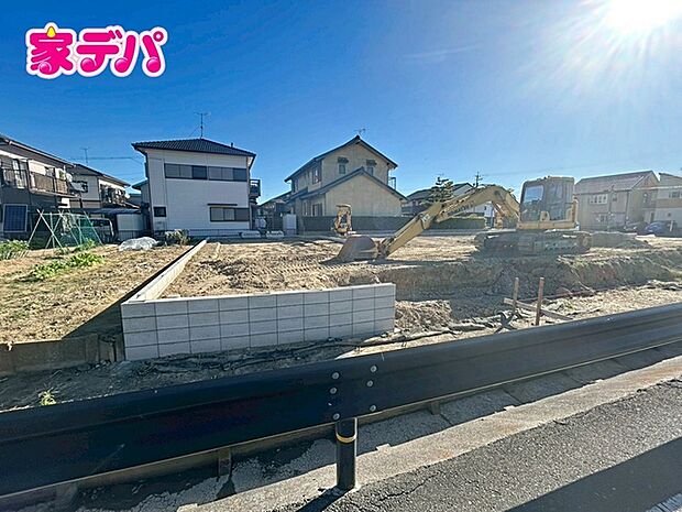 【1号棟】建築予定地です! ・長期優良住宅 ・4LDK ・LDK15.75帖、隣接洋室4.5帖 ・全居室収納完備 ・パントリー ・リビング階段 ・シューズクローク ・2面バルコニー ・並列駐車場2台可