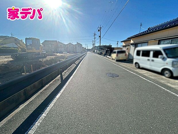 前面道路:西側約8.8m幅