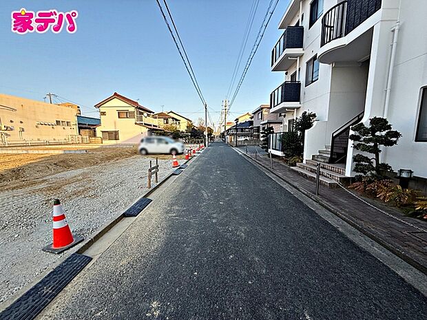 前面道路：南側約4.5ｍ幅