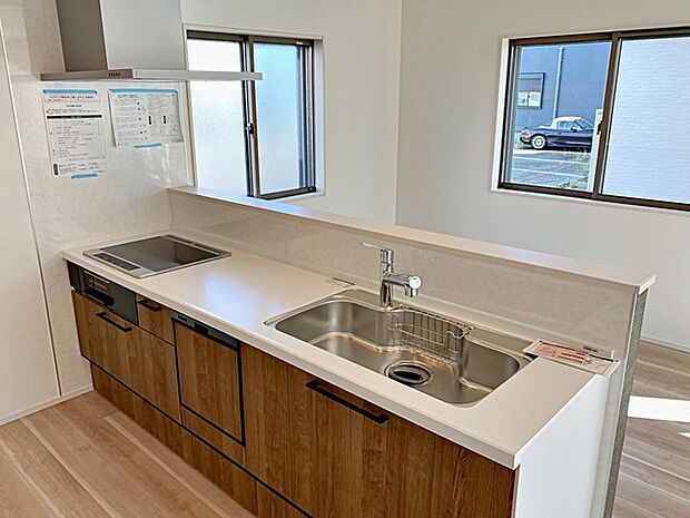 【施工例】小さなお子様にも目が届く、使い勝手の良い対面キッチンで楽しくお料理ができます!