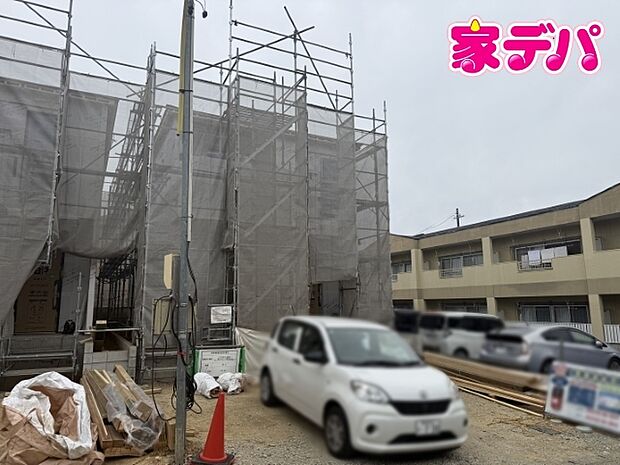 上棟しました!ご見学希望のお客様につきましては現地の他に同社の完成物件にて設備や仕様などご確認いただけます。