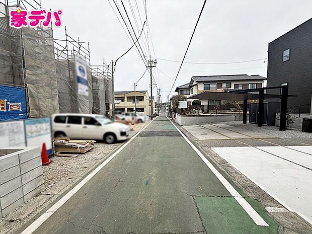 静かな住宅街で、車の出入りもスムーズです。