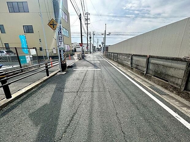 前面道路:南側約5.3m幅