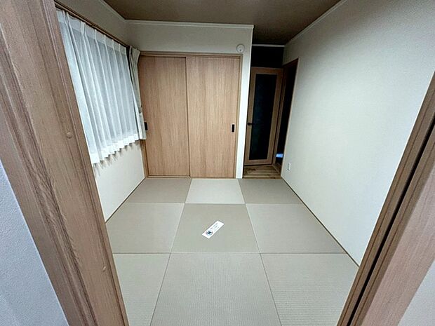 【和室5帖】 リビングと続き間の和室は落ち着きますね。ゆったりとした時間を過ごせます。