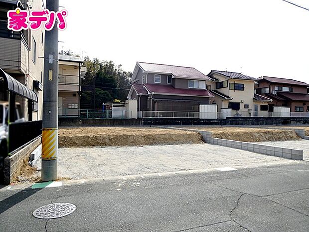 住宅ローンにご不安のあるお客様も、まずはお気軽にご相談下さい。お客様に最適な資金計画と金融機関をご案内いたします。