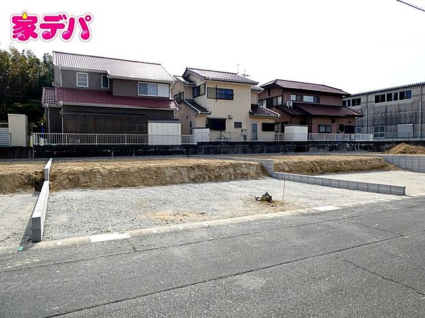 住宅ローンにご不安のあるお客様も、まずはお気軽にご相談下さい。お客様に最適な資金計画と金融機関をご案内いたします。