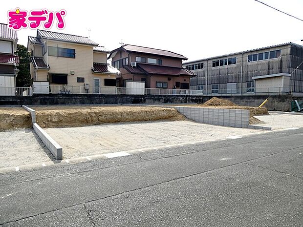 住宅ローンにご不安のあるお客様も、まずはお気軽にご相談下さい。お客様に最適な資金計画と金融機関をご案内いたします。