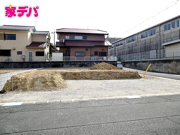 住宅ローンにご不安のあるお客様も、まずはお気軽にご相談下さい。お客様に最適な資金計画と金融機関をご案内いたします。