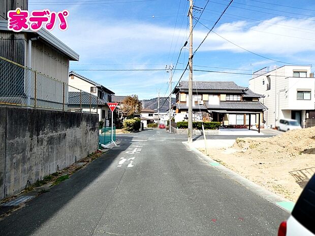 前面道路:南西側約6m幅