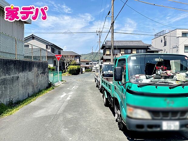 前面道路:南西側約6m幅
