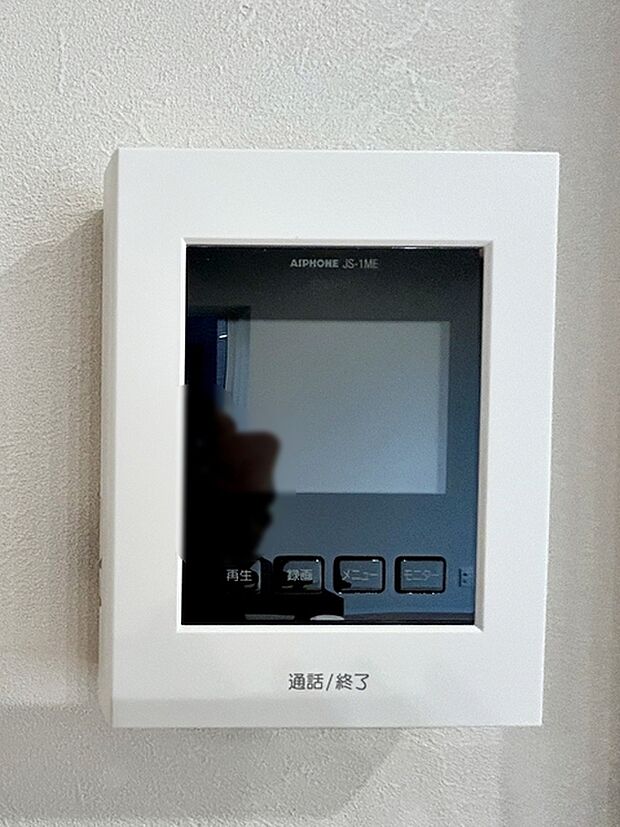 留守中の来訪者画像をモニター親機に自動で録画・保存できる録画機能を内蔵。