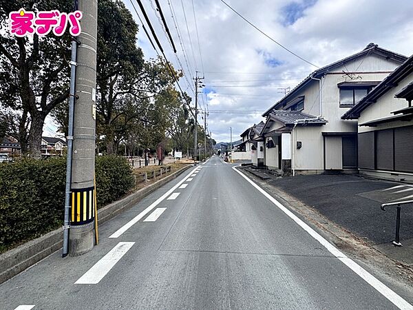 前面道路：北側約5.3ｍ幅
