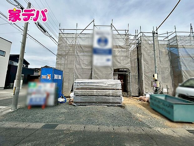 【1号棟】上棟しました! ・長期優良住宅 ・日当たり良好「角地」 ・4LDK ・LDK16.75帖、隣接洋室3.88帖 ・全居室収納完備 ・パントリー ・リビング階段