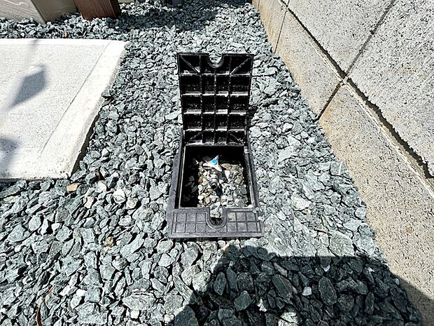 散水栓が設置されています!お庭の水撒き、洗車、お掃除、お子様の水遊びなど便利です!