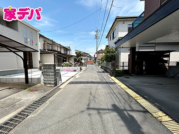 前面道路:南東側約4m幅