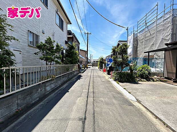 静かな住宅街で、車の出入りもスムーズです。