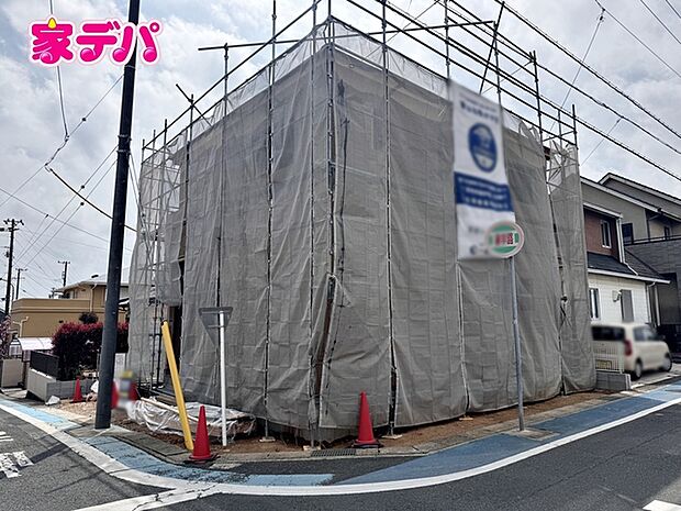 上棟しました！ご見学希望のお客様につきましては現地の他に同社の完成物件にて設備や仕様などご確認いただけます。 