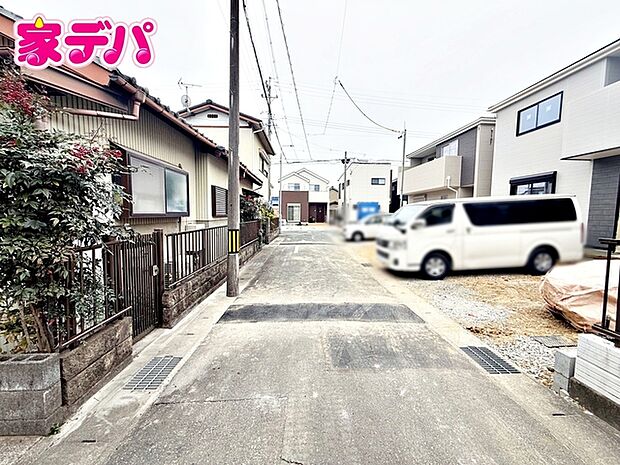 前面道路も広く車通りも少ないので、運転が苦手な方でも自分のペースで駐車ができます