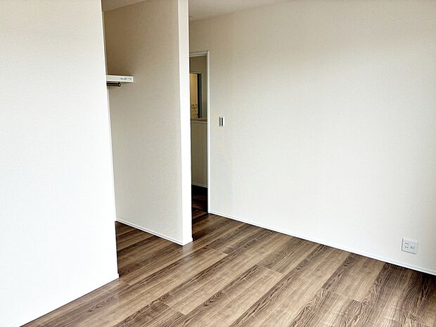 【洋室6.63帖】 お子様の一人部屋に最適な居室です。WIC付きで自然とお片付けできる環境に!