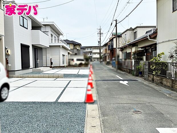 前面道路:南側約4m、西側約4.3m 静かな住宅街で、車の出入りもスムーズです。