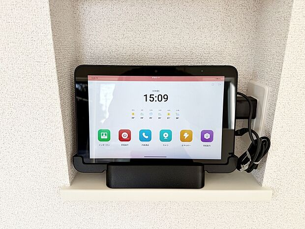 留守中の来訪者画像を自動で録画・保存できる録画機能を内蔵。防犯性に優れた安心のシステム。スッキリとしたデザインで、誰でも簡単に操作していだけます。