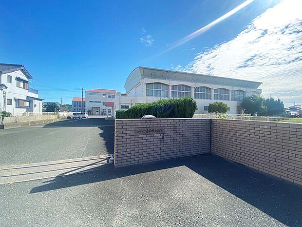 赤羽根小学校(280m)