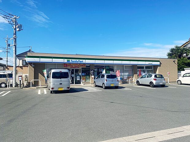 ファミリーマート田原赤羽根店(710m)