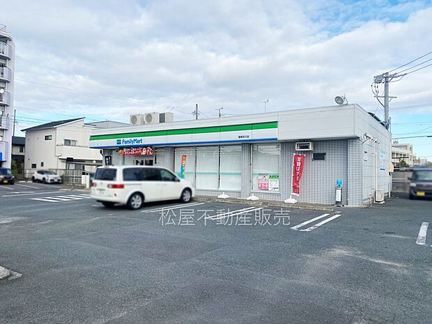 ファミリーマート豊橋吉川店(390m)