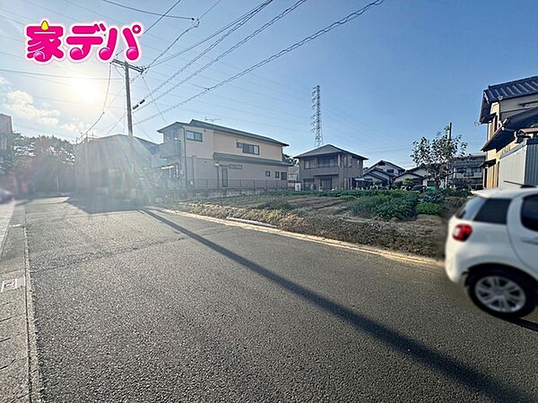 環状線から少し中に入った立地で交通アクセス良好です。