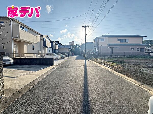 前面道路：南東側約5.9ｍ幅