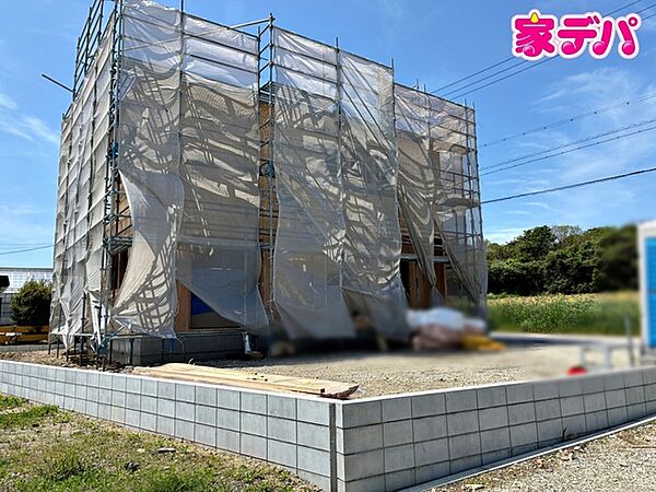 【2号棟】上棟しました！ ・4LDK ・LDK16帖、隣接和室5帖 ・全居室収納完備 ・主寝室にテレワークルーム完備 ・2部屋からアクセスできるバルコニー ・防犯カメラ ・駐車場4台可