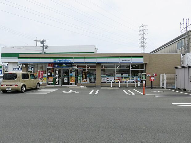 ファミリーマート豊橋佐藤四丁目店(420m)